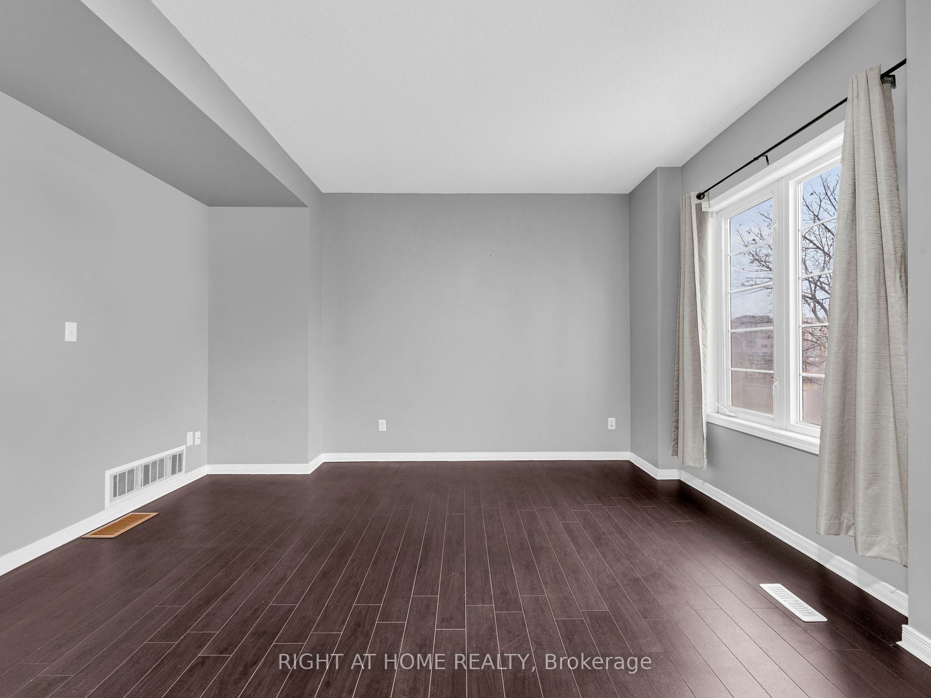 162 W Bayly St