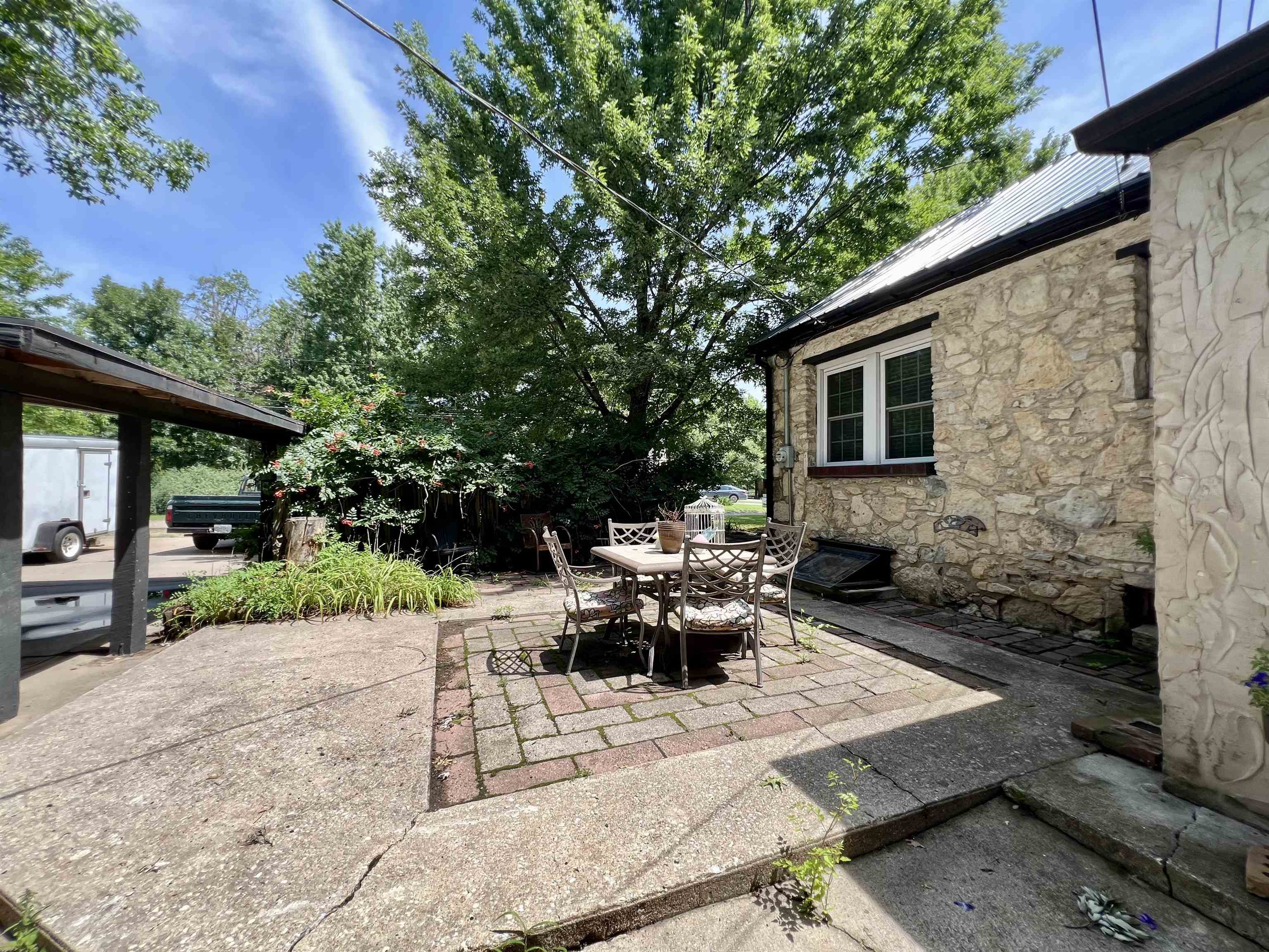 1825 N 9th