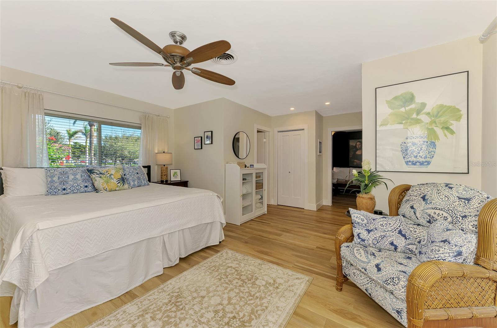 400 Nokomis Avenue S