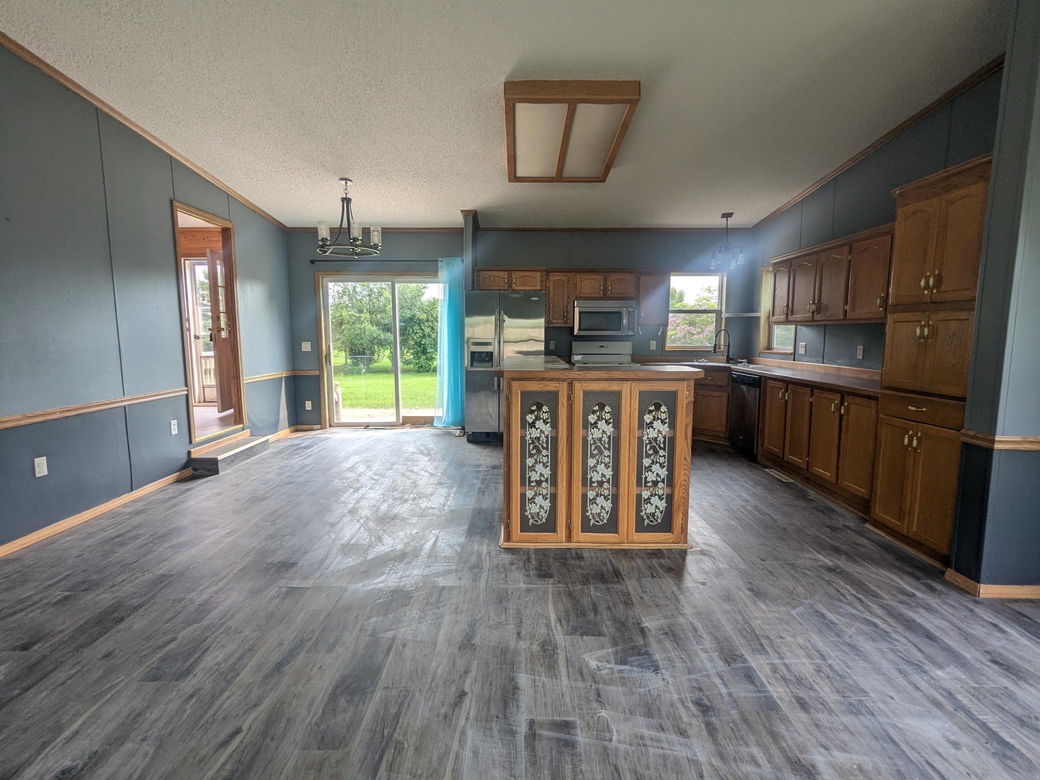 204 6th Street W