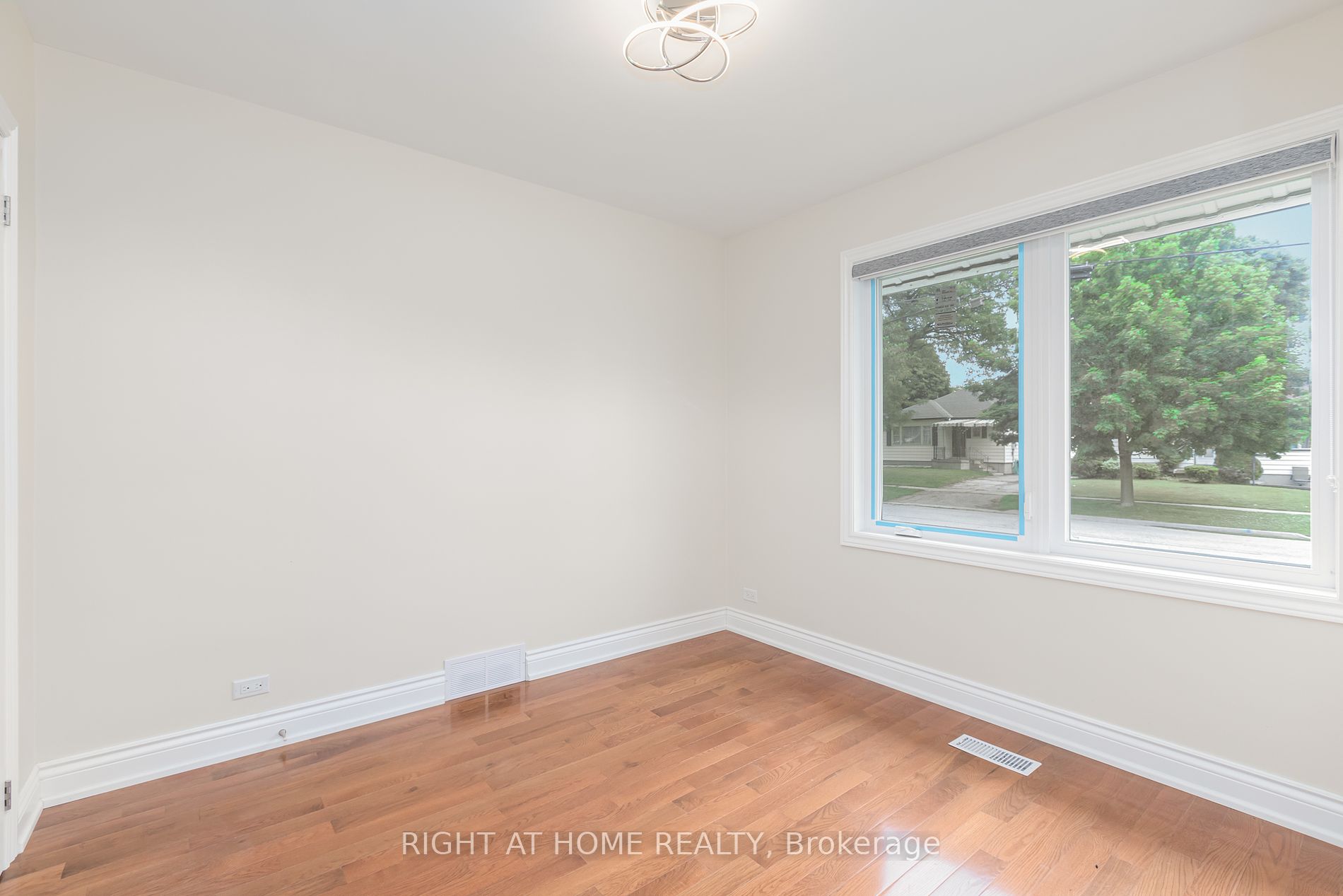 228 Greenwood Ave