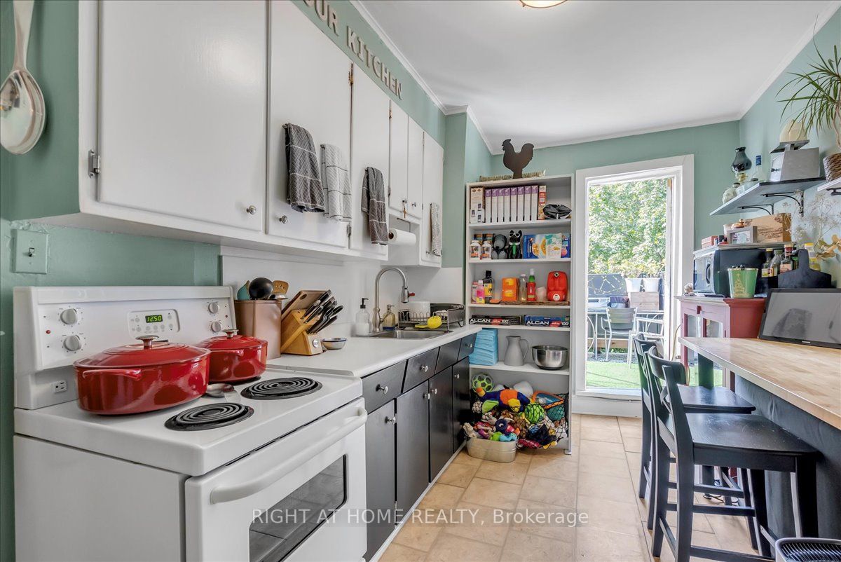 110 W Donlands Ave