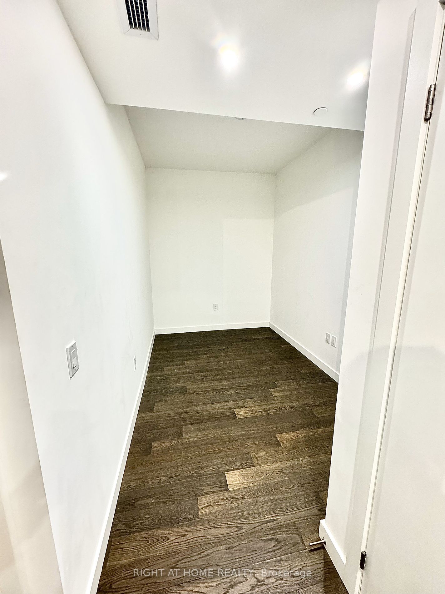 2A Church St St 2206