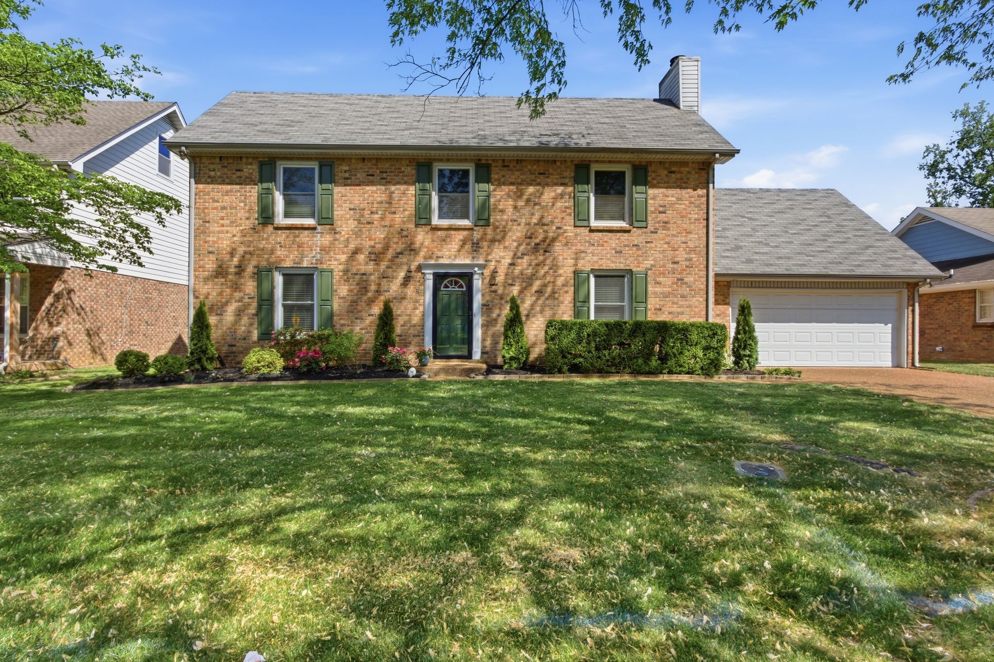 609 Sugartree Ln — sold