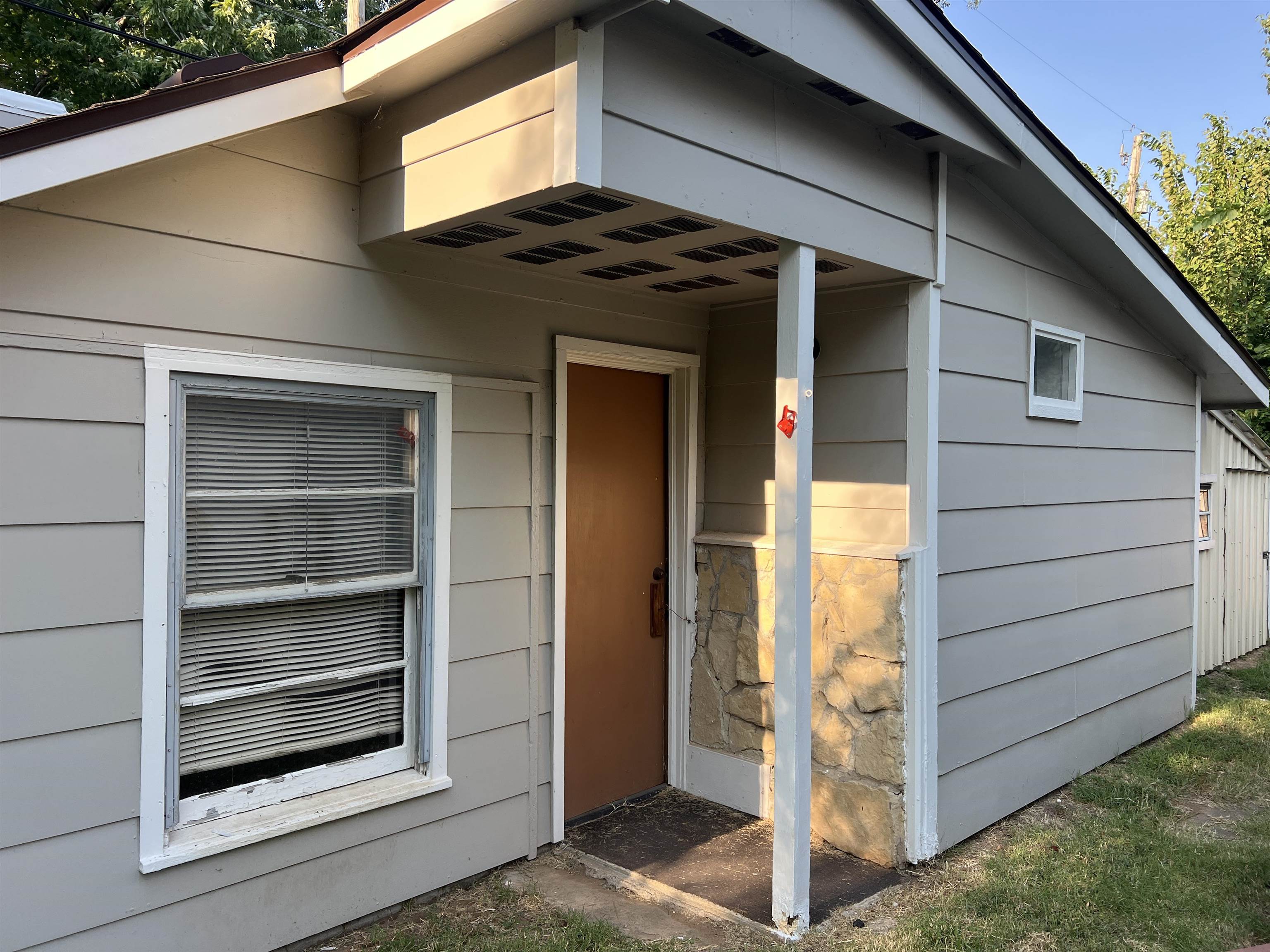 1328 W Oklahoma