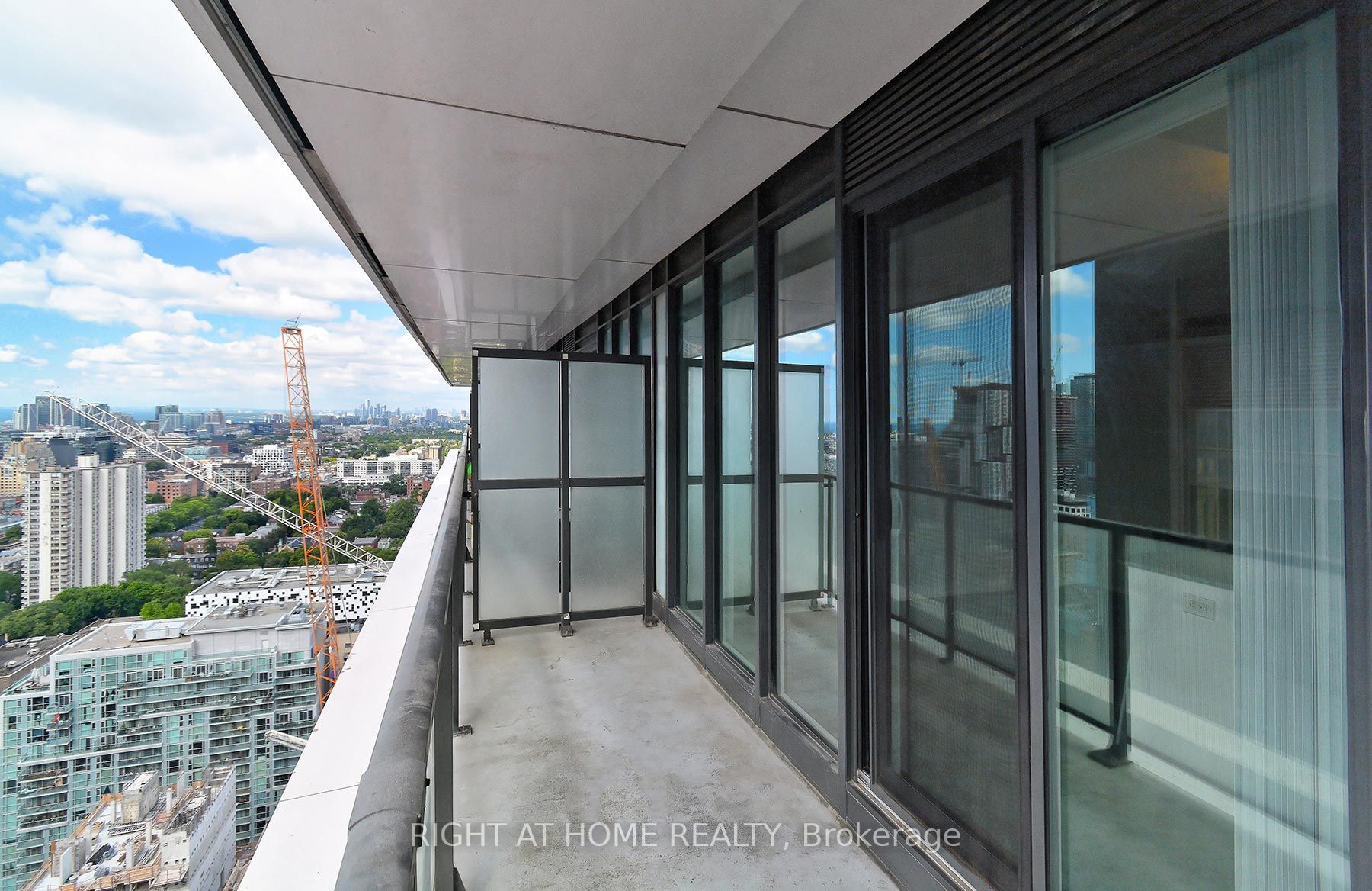 426 University Ave 3207