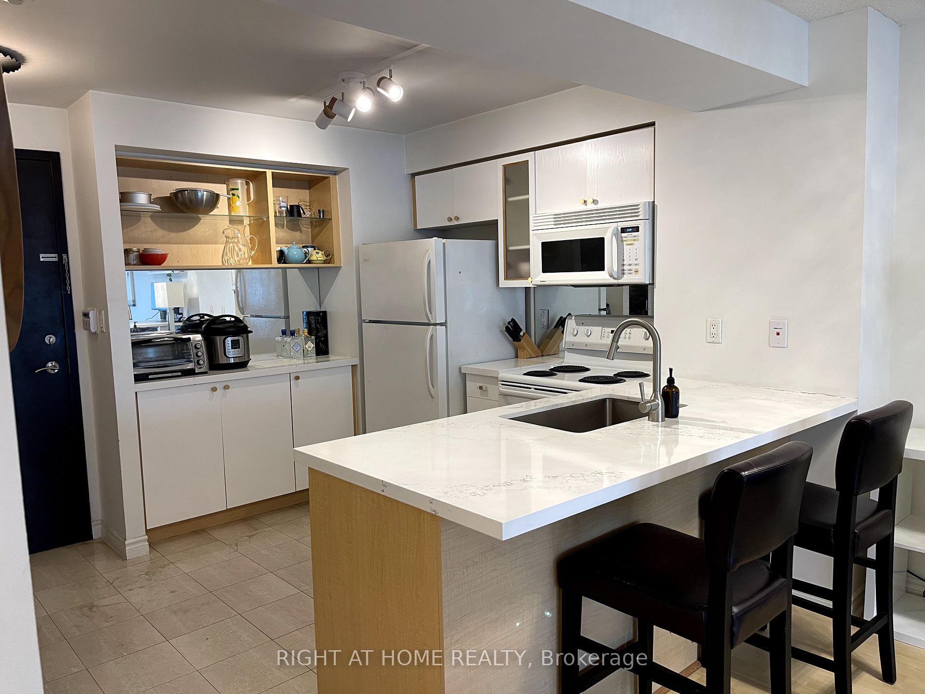 410 W Queens Quay 1205