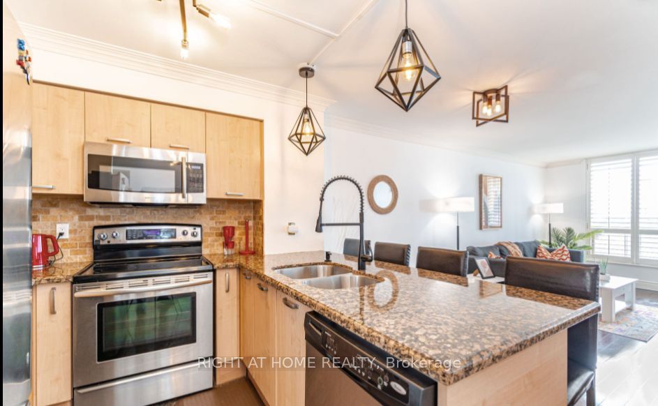 55 Harrison Garden Blvd 703