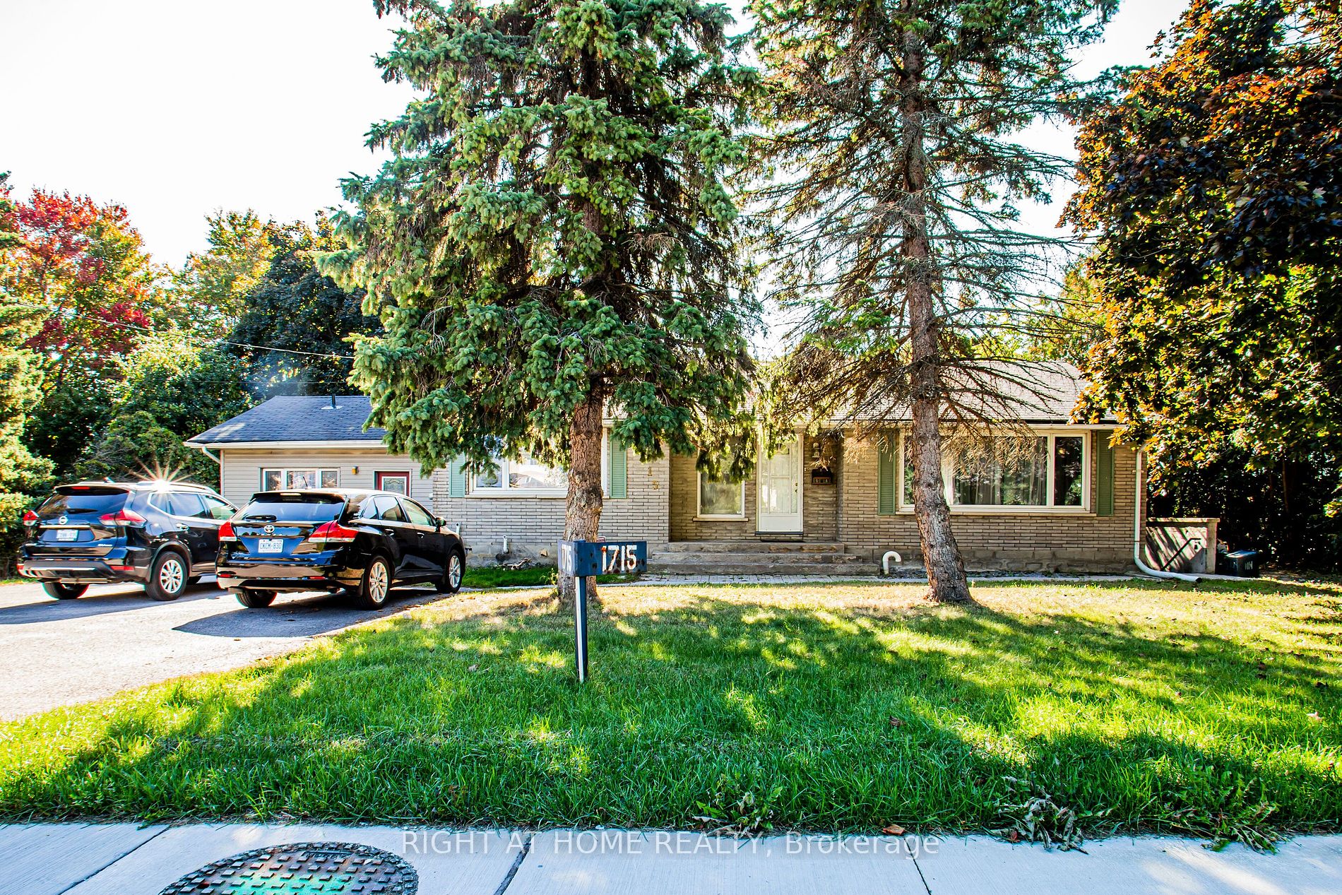 1715 Rossland Rd Main B