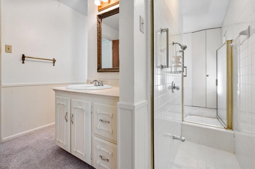 1101 Greenbriar Lane