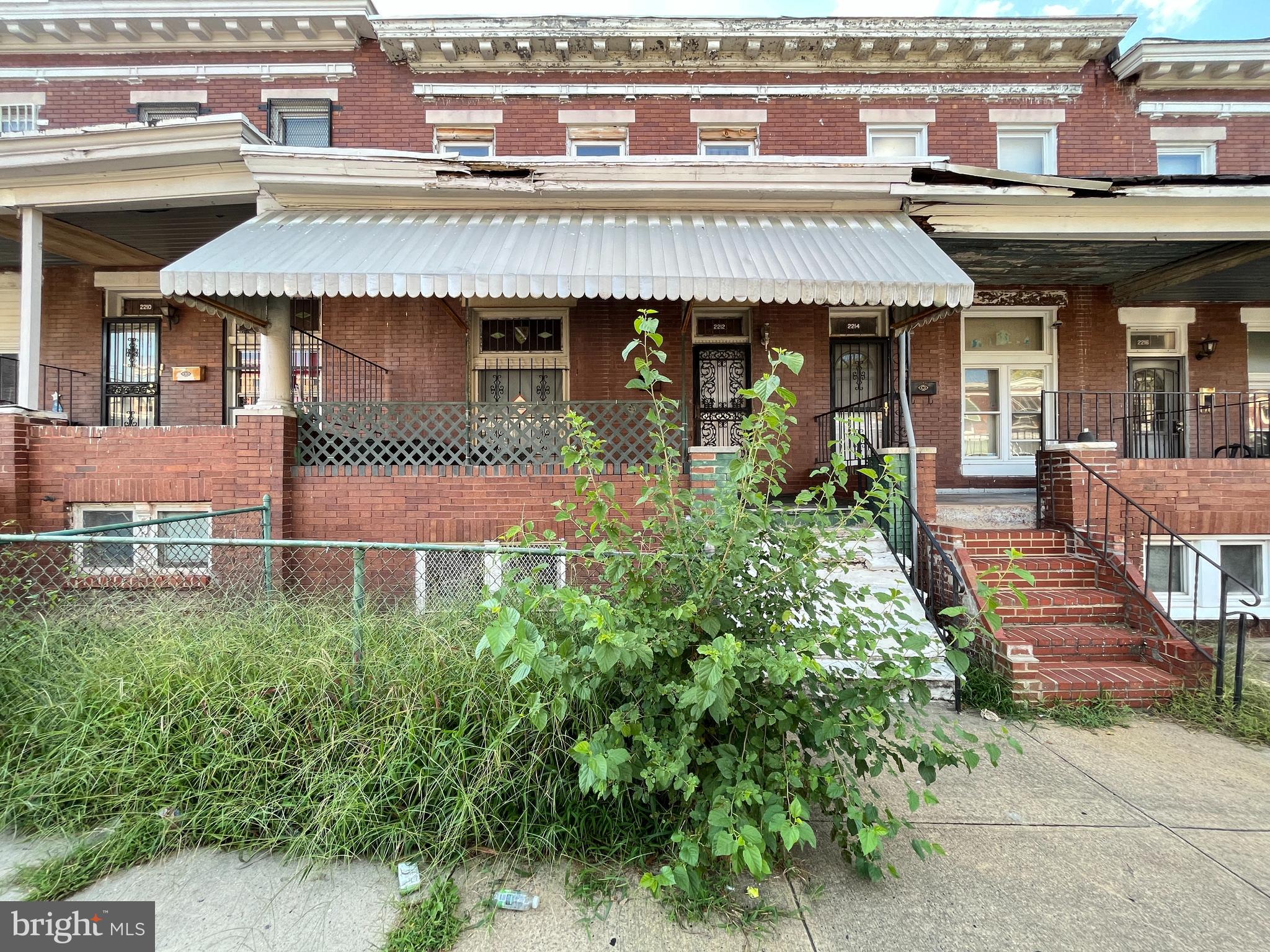 2212 Aiken St  