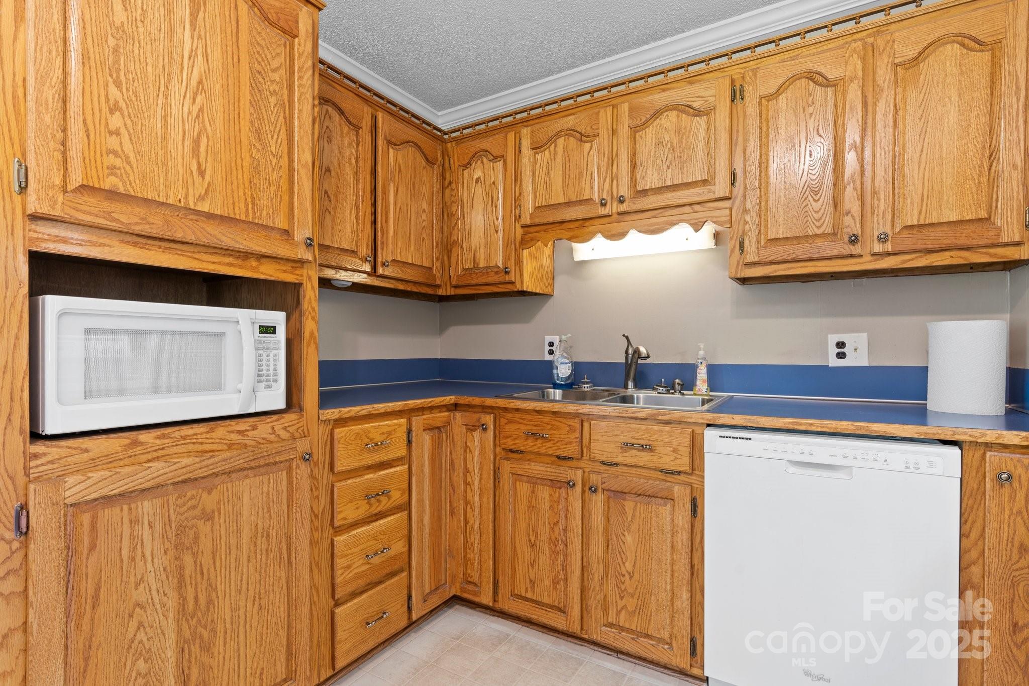 1040 Stagecoach Trail