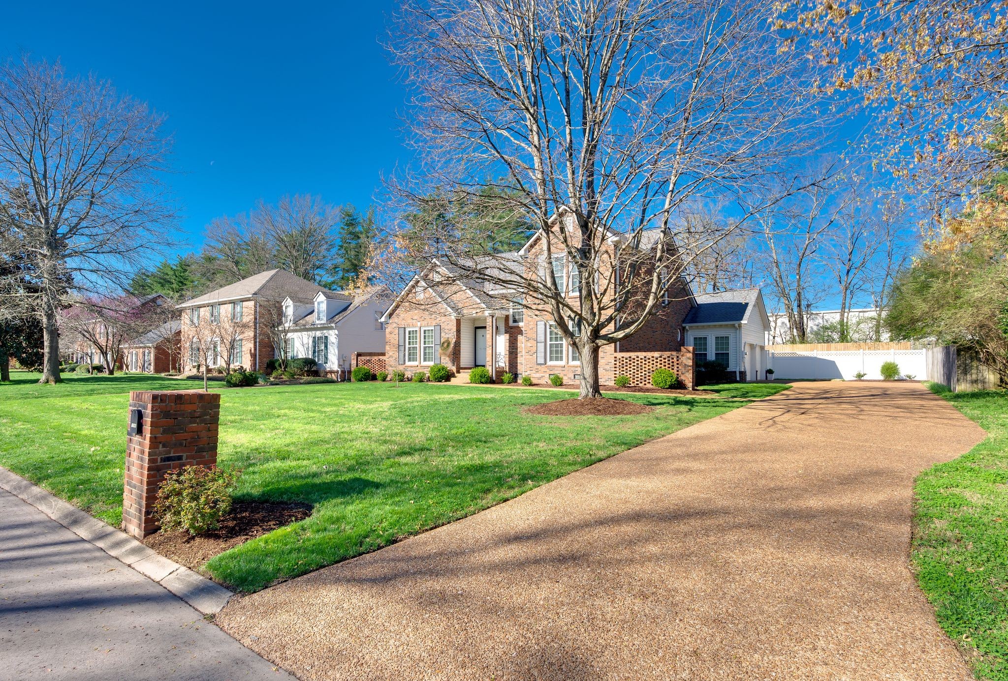 1548 Kinnard Dr — sold