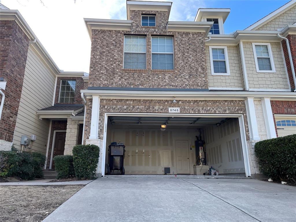 Hidden Creek Estates in Plano is a tranquil, upscale neighborhood known for contemporary townhouse. Situated in a quiet, landscaped area with mature trees and a nearby creek, this 2 bedroom homes offer a serene residential atmosphere with easy access to city conveniences. Quiet and peaceful, having a pleasant suburban feel.