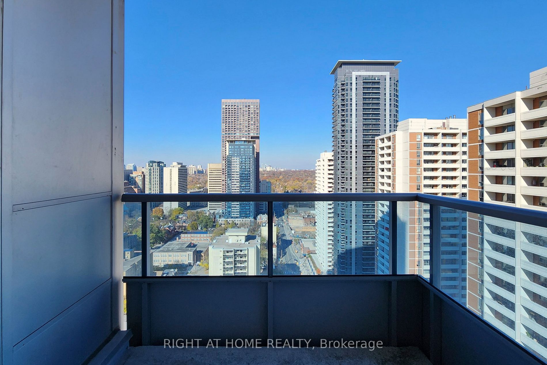 500 Sherbourne St 2402