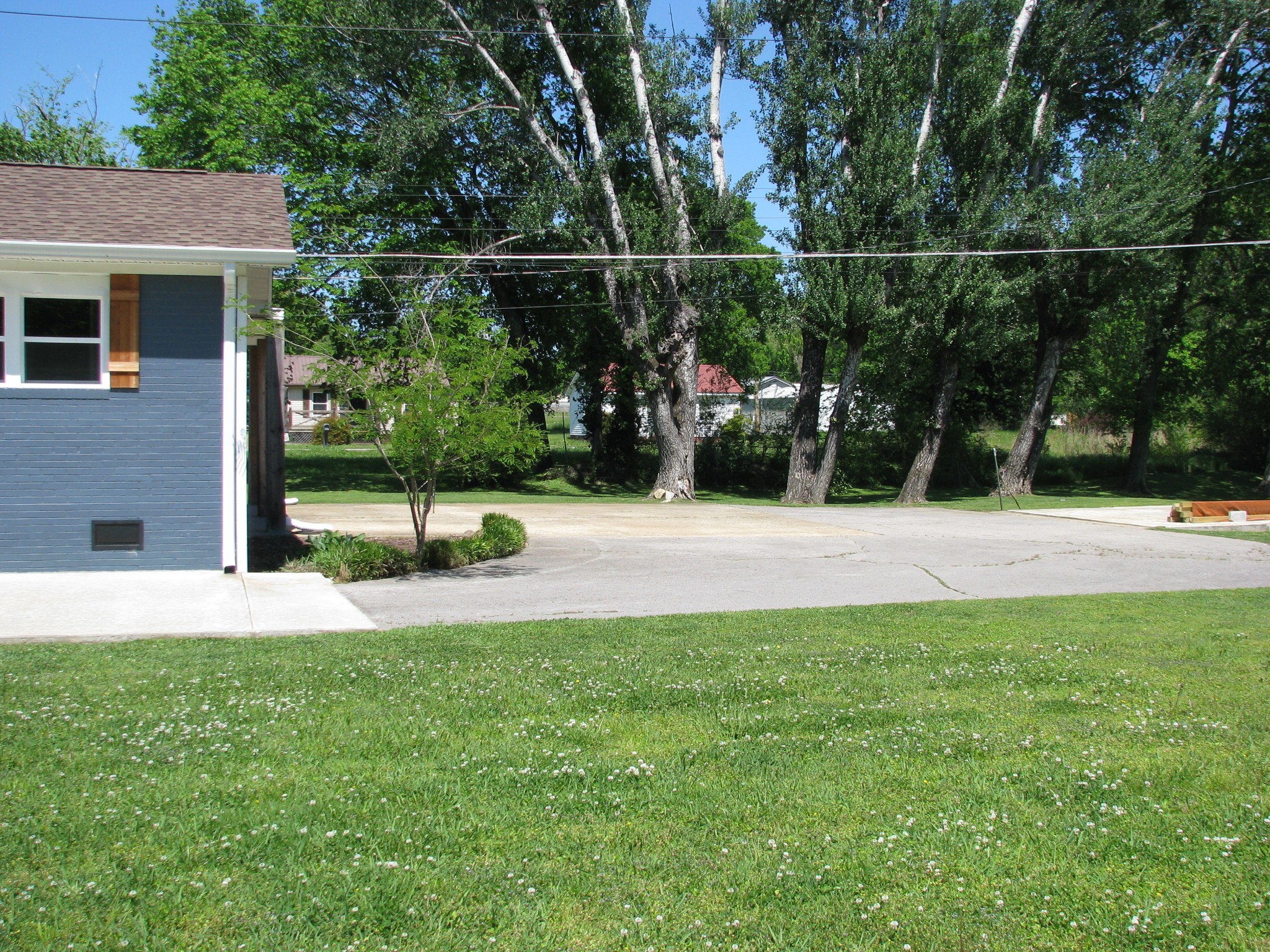 101 Simpson Ave