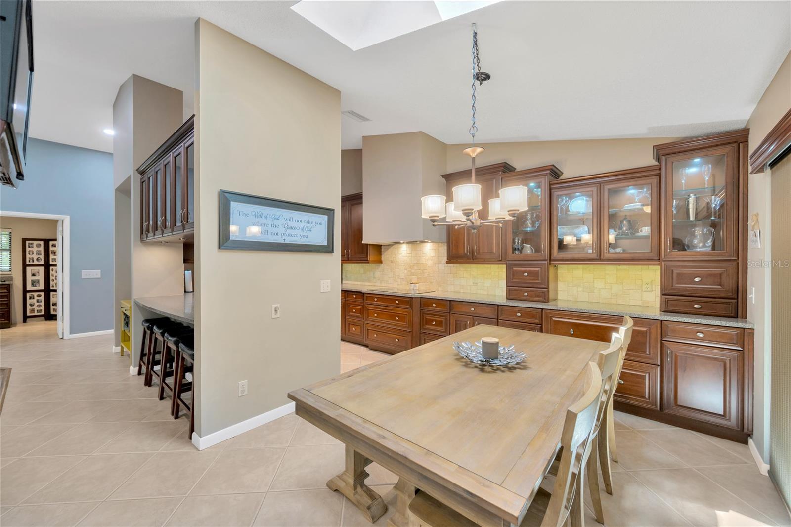 1007 Morfield Lane
