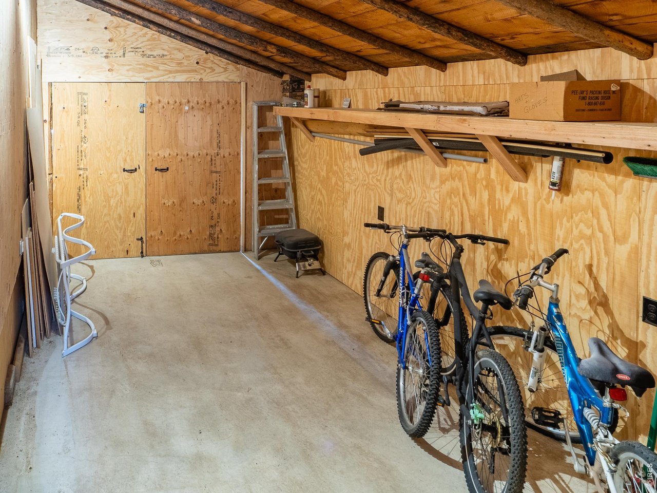 37 Teddys Ln