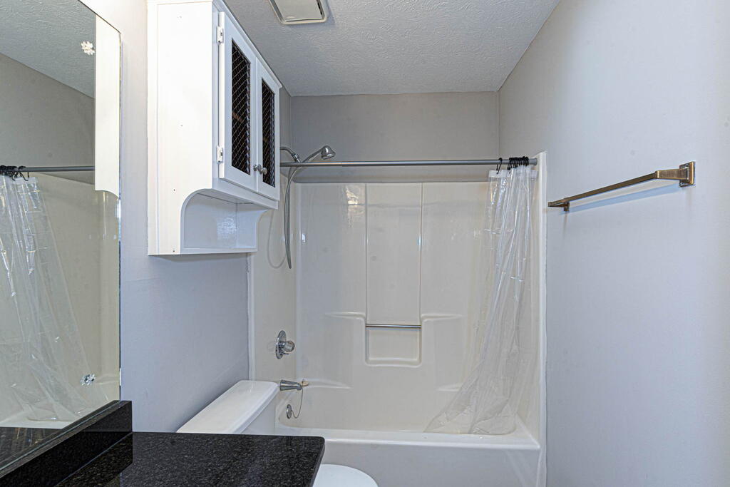 3 North Theri Ct