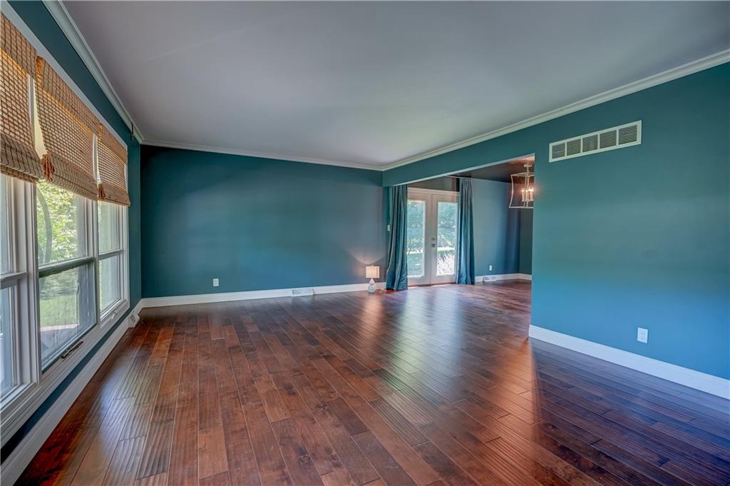 6830 NW Prairie View Road