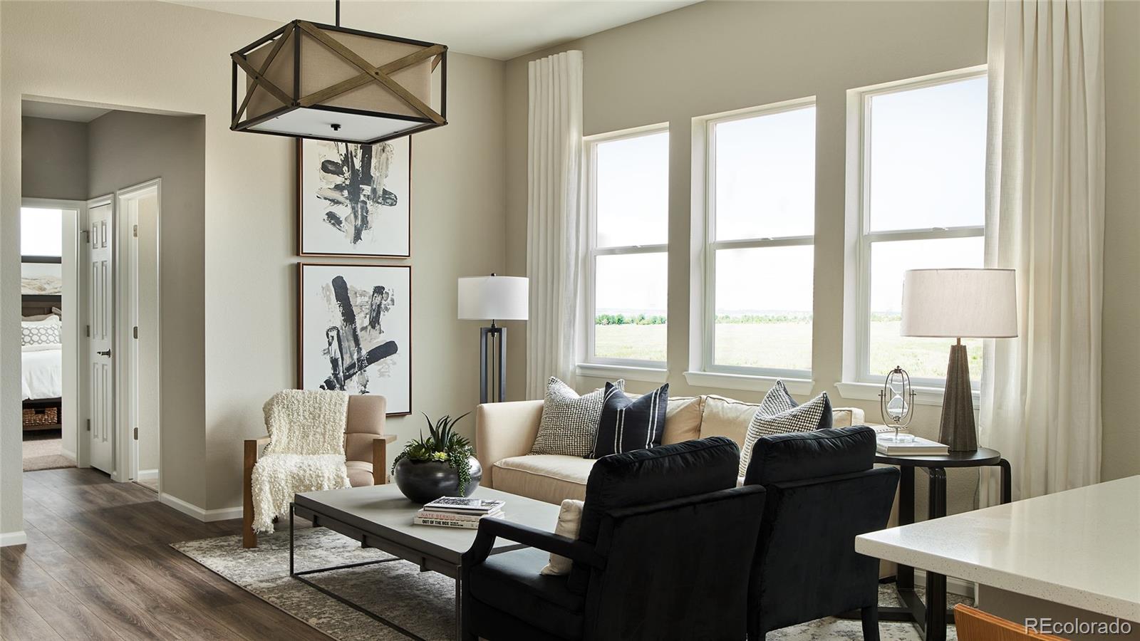 6611 N Ceylon Street