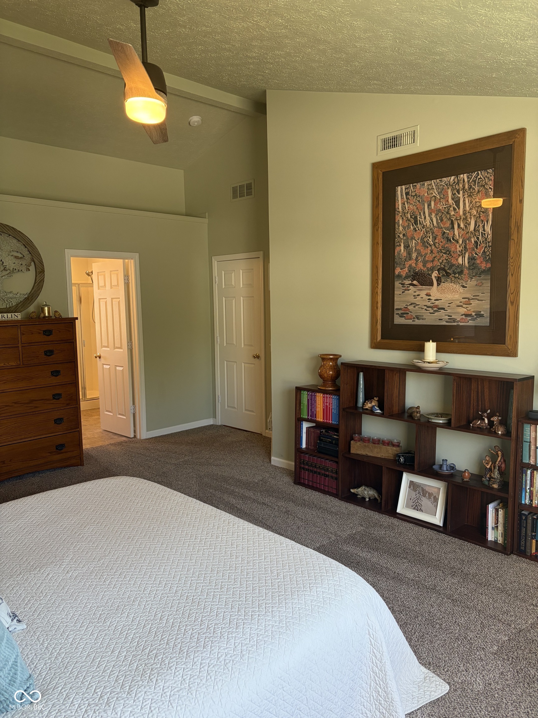 5752 Columbia Circle S