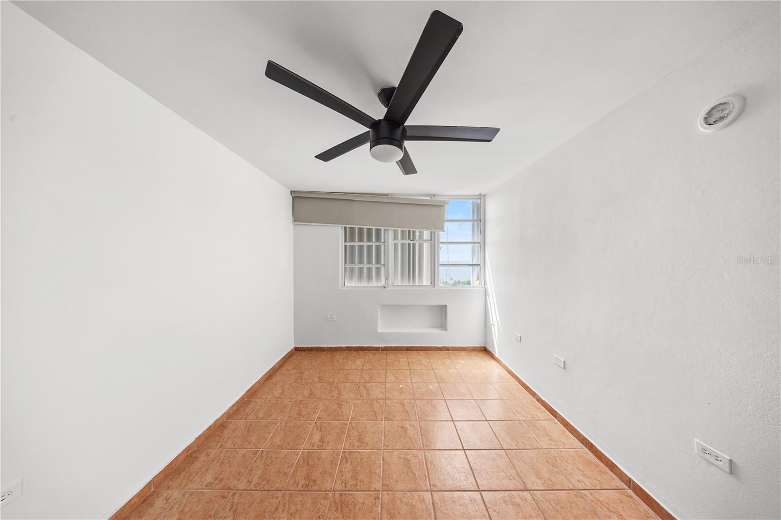 5015 Calle Punta Tuna 2006