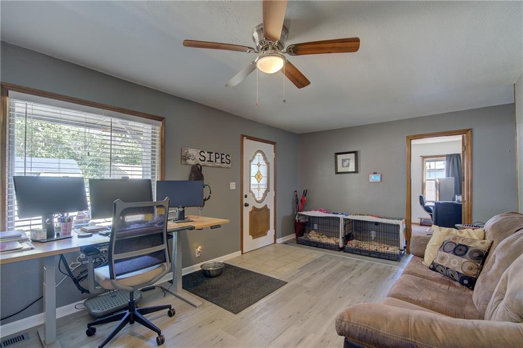 1213 E Fredrickson Drive