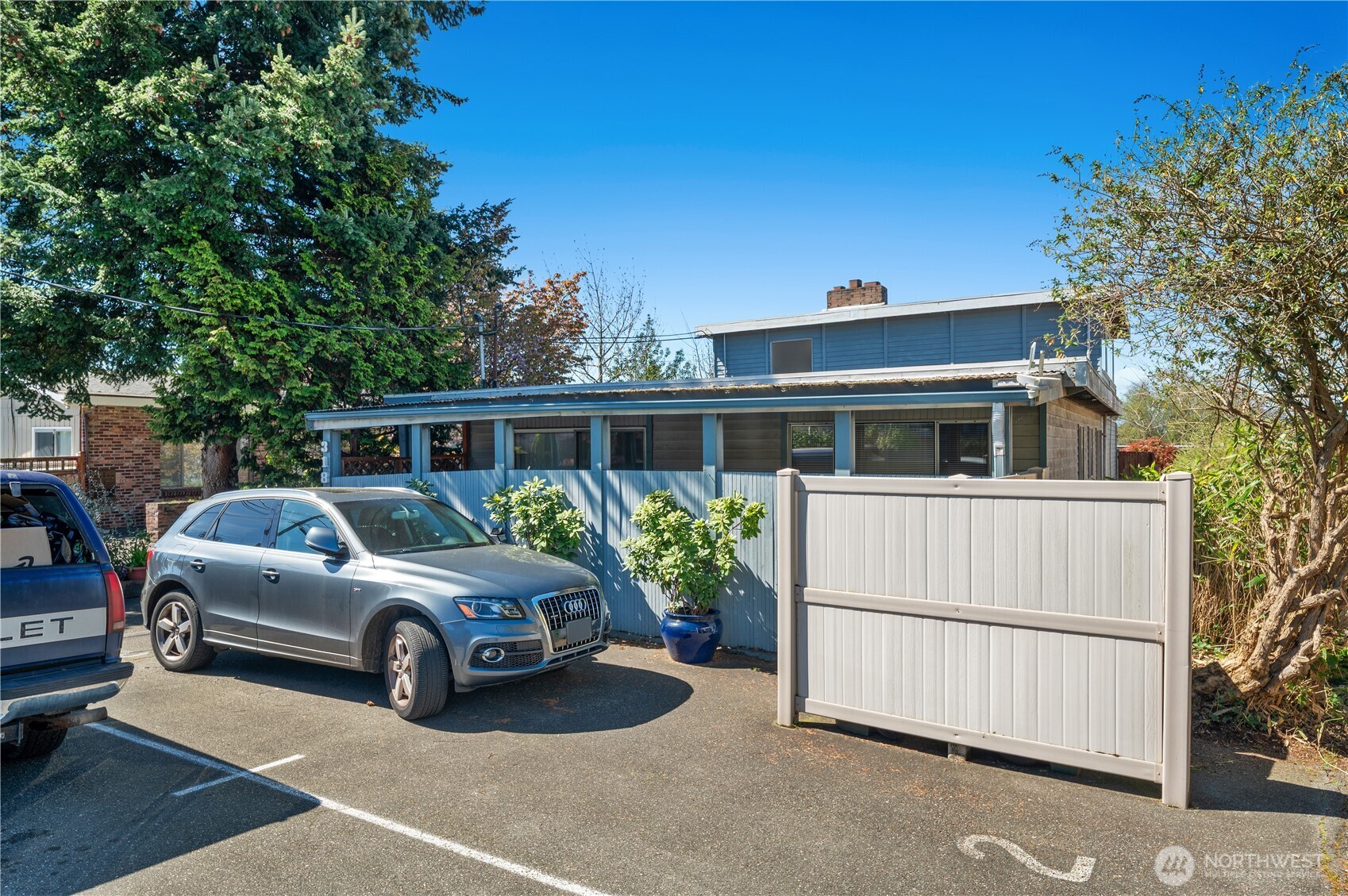 318 3rd Avenue S
