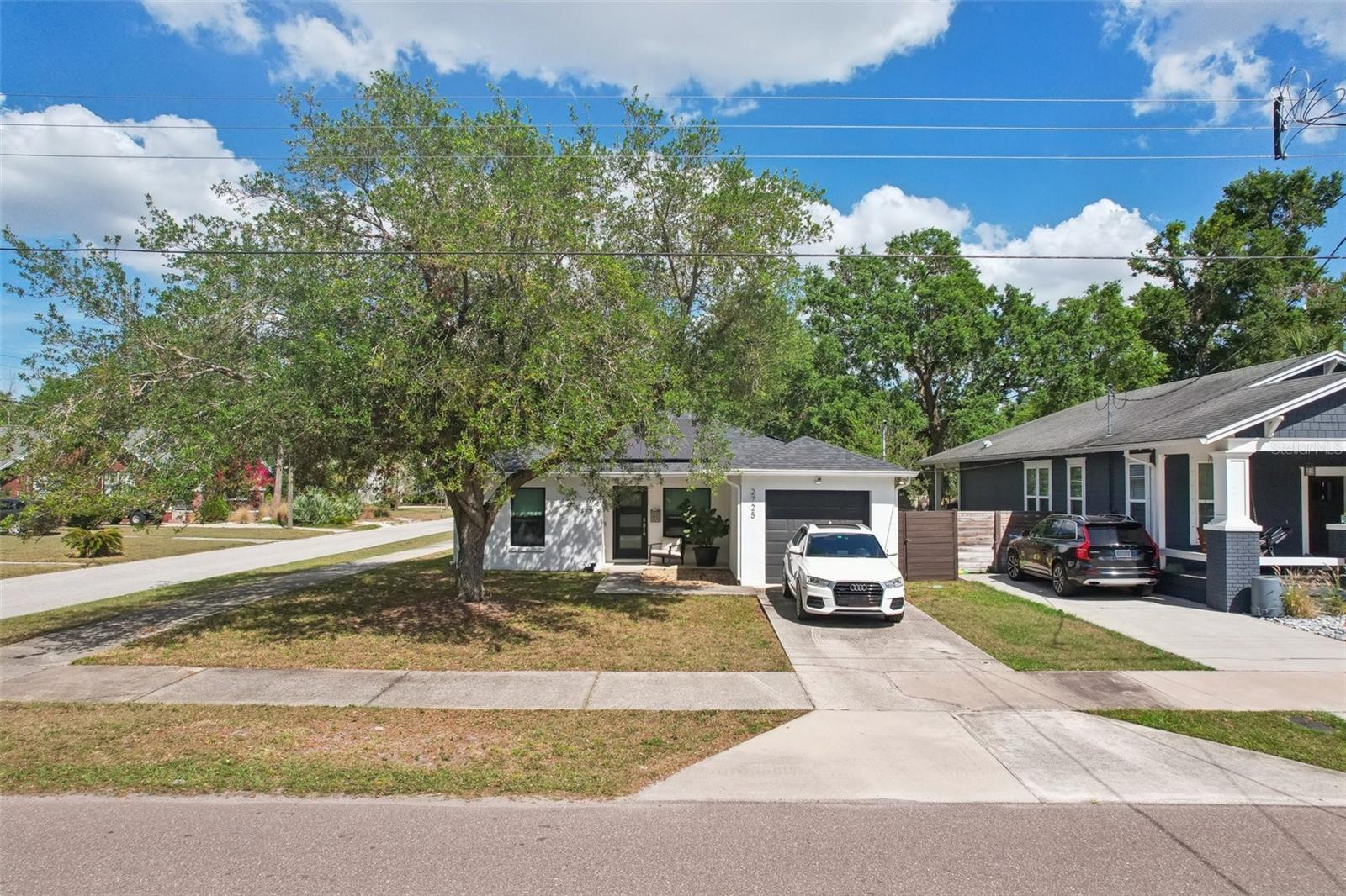 2725 N Poplar Ave
