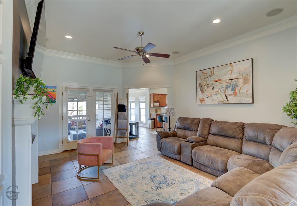 5861 Bluebonnett Drive
