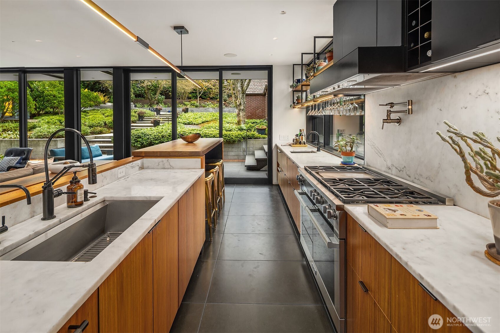 1626 Federal Avenue E