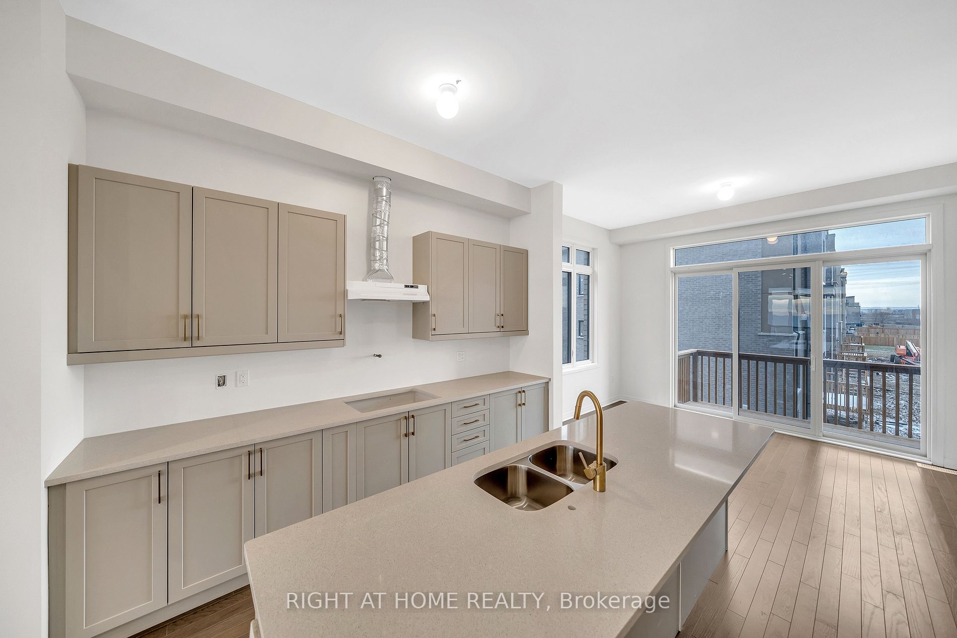 275 Port Darlington Rd