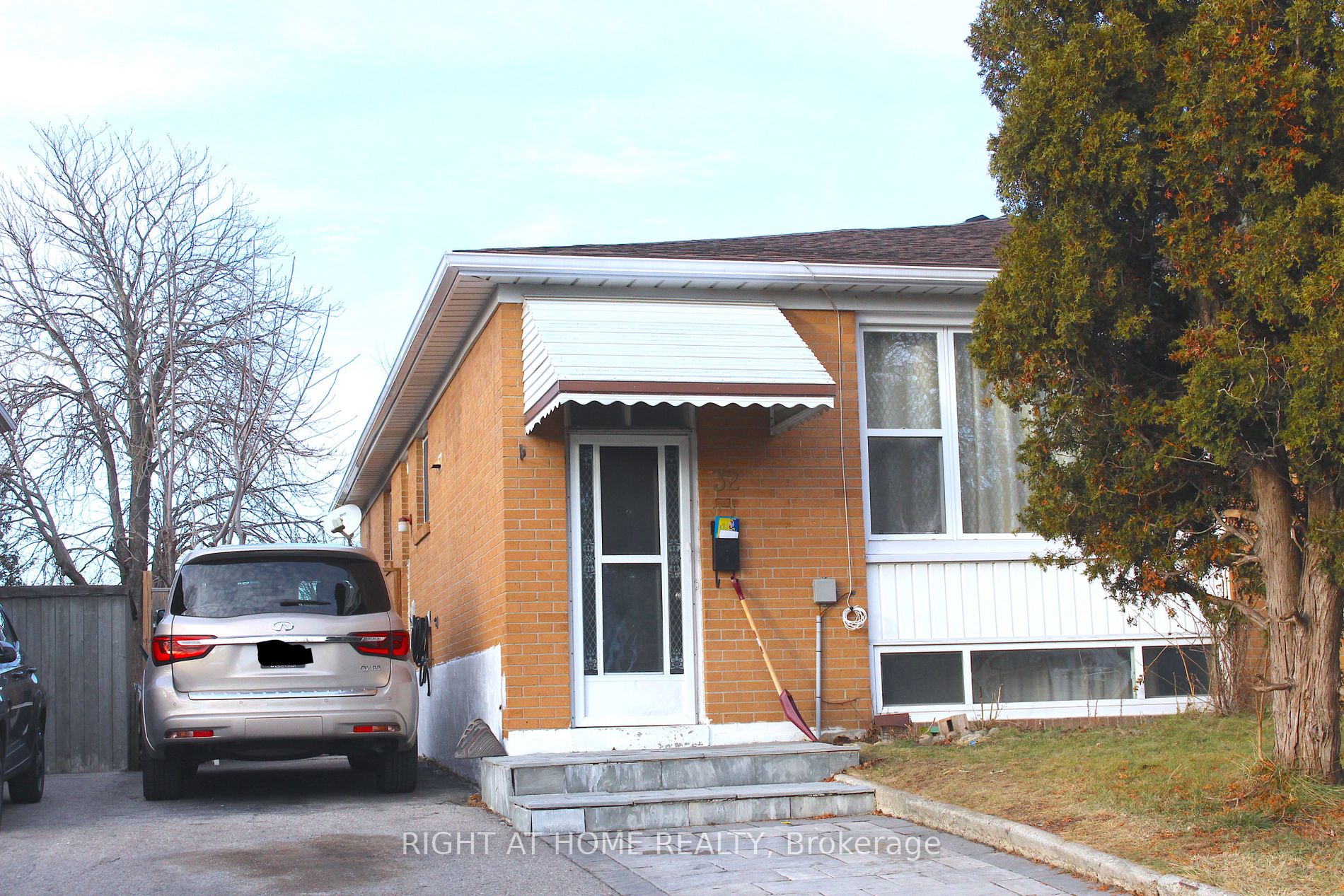 32 Clydesdale Dr Basement