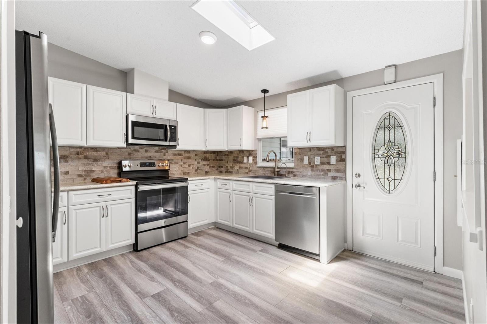 1555 Hillcrest Drive