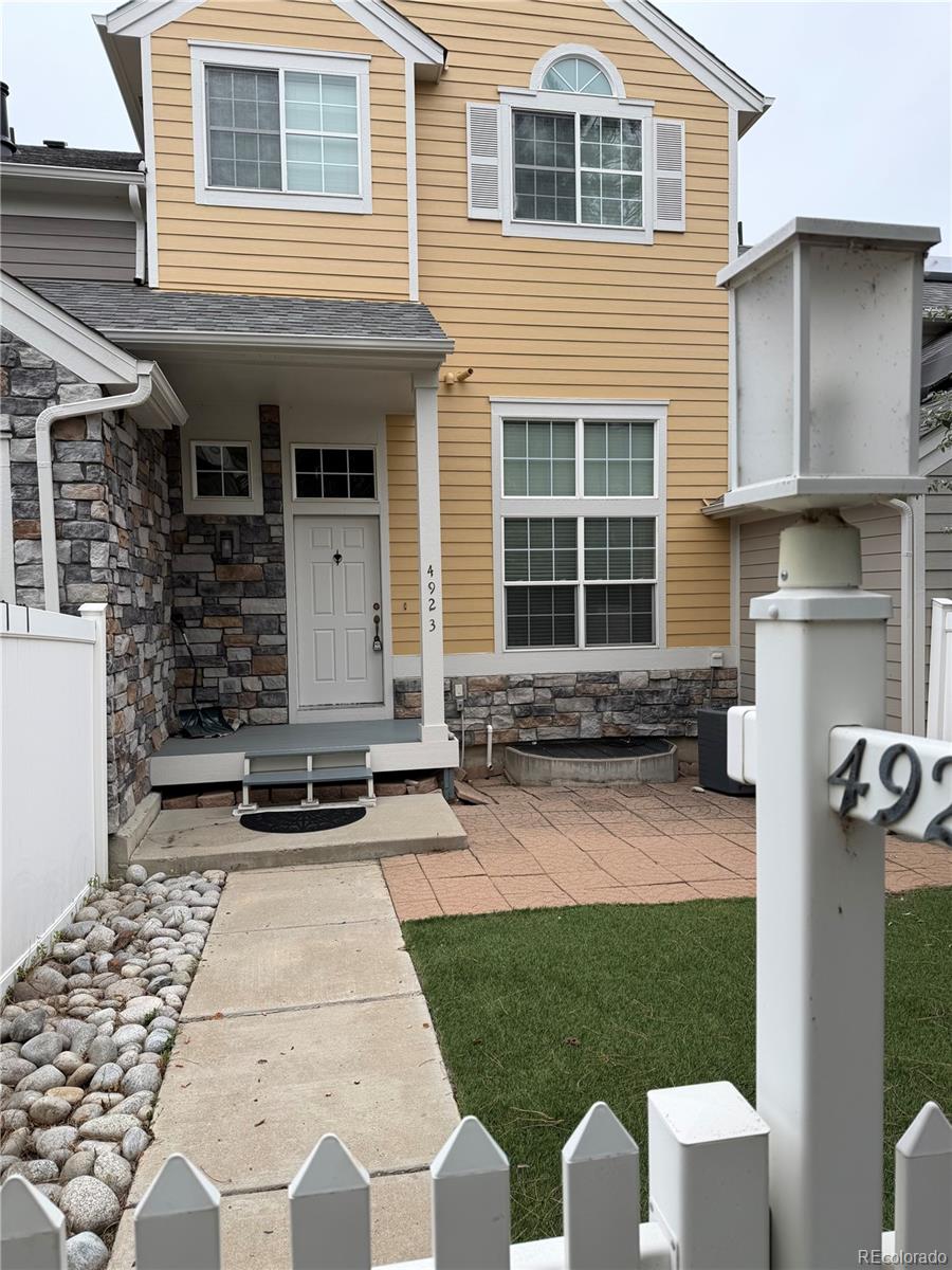 4923 Grey Wolf Place