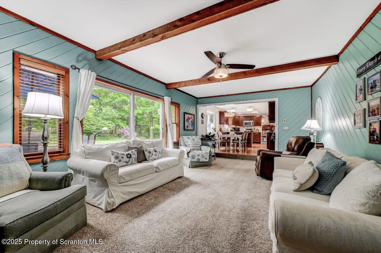 1001 Woodland Way