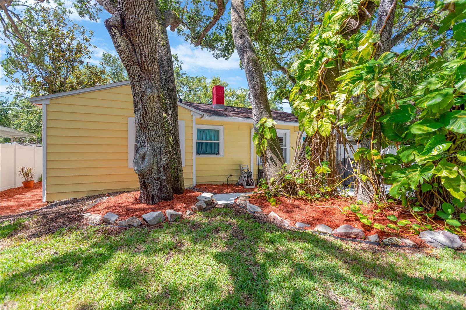 3129 W Villa Rosa Street