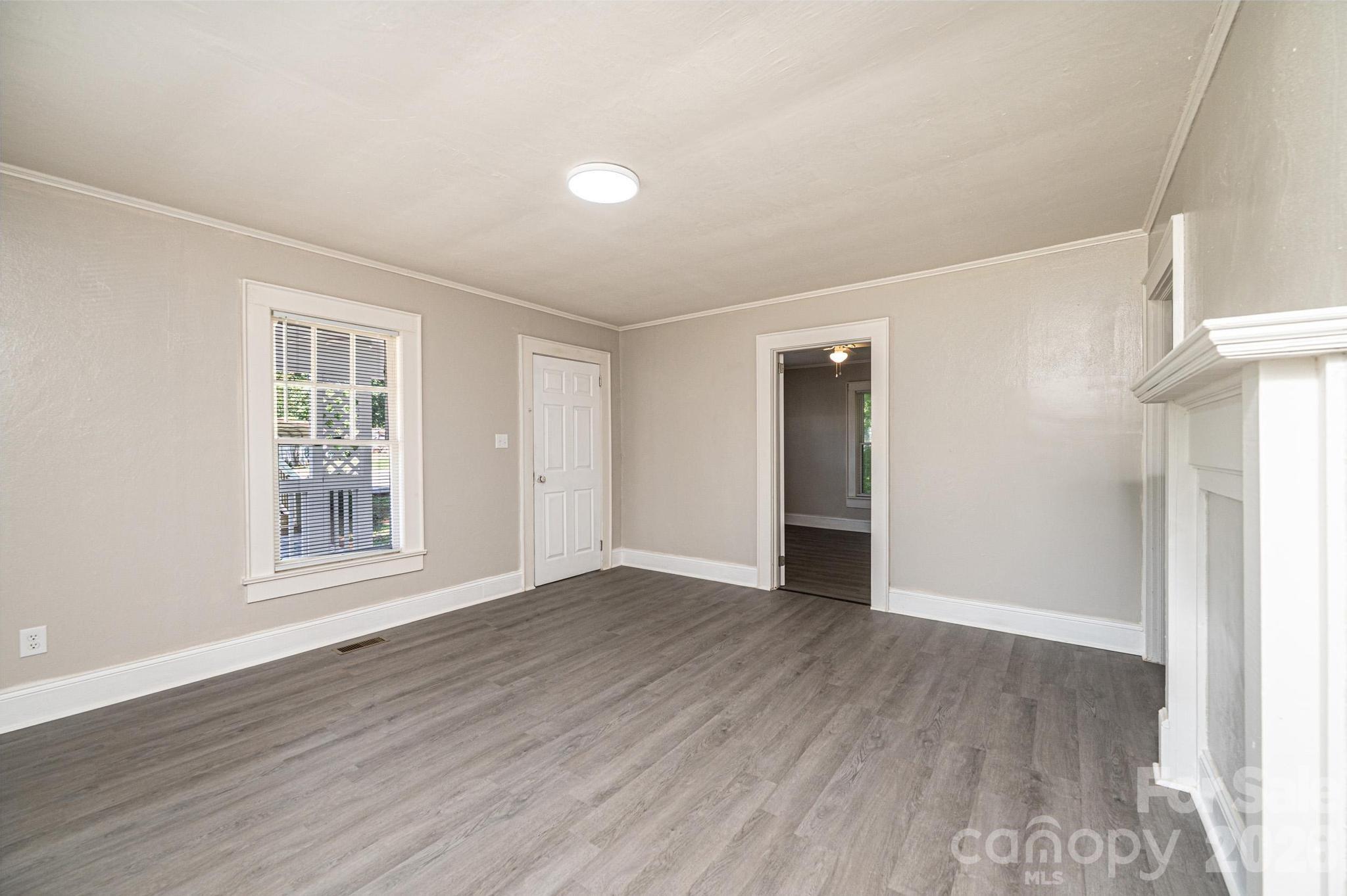 423 N Davis Avenue
