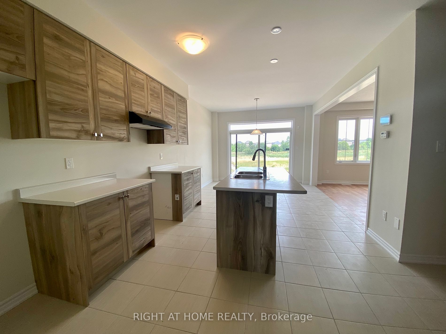 77 Anderson Rd