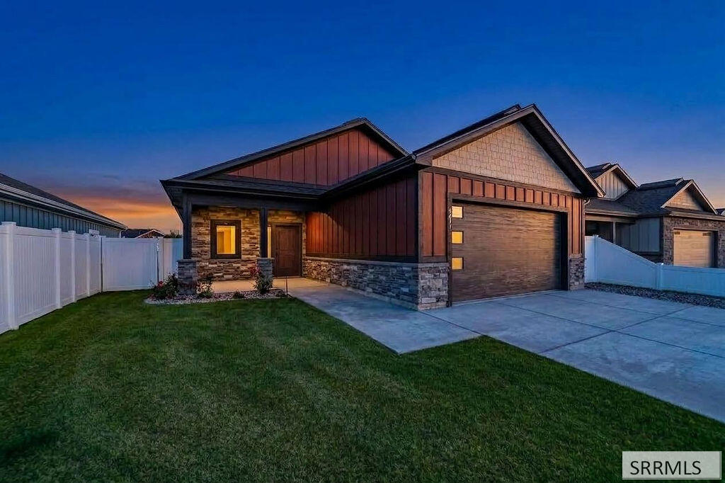 381 S Glade Loop