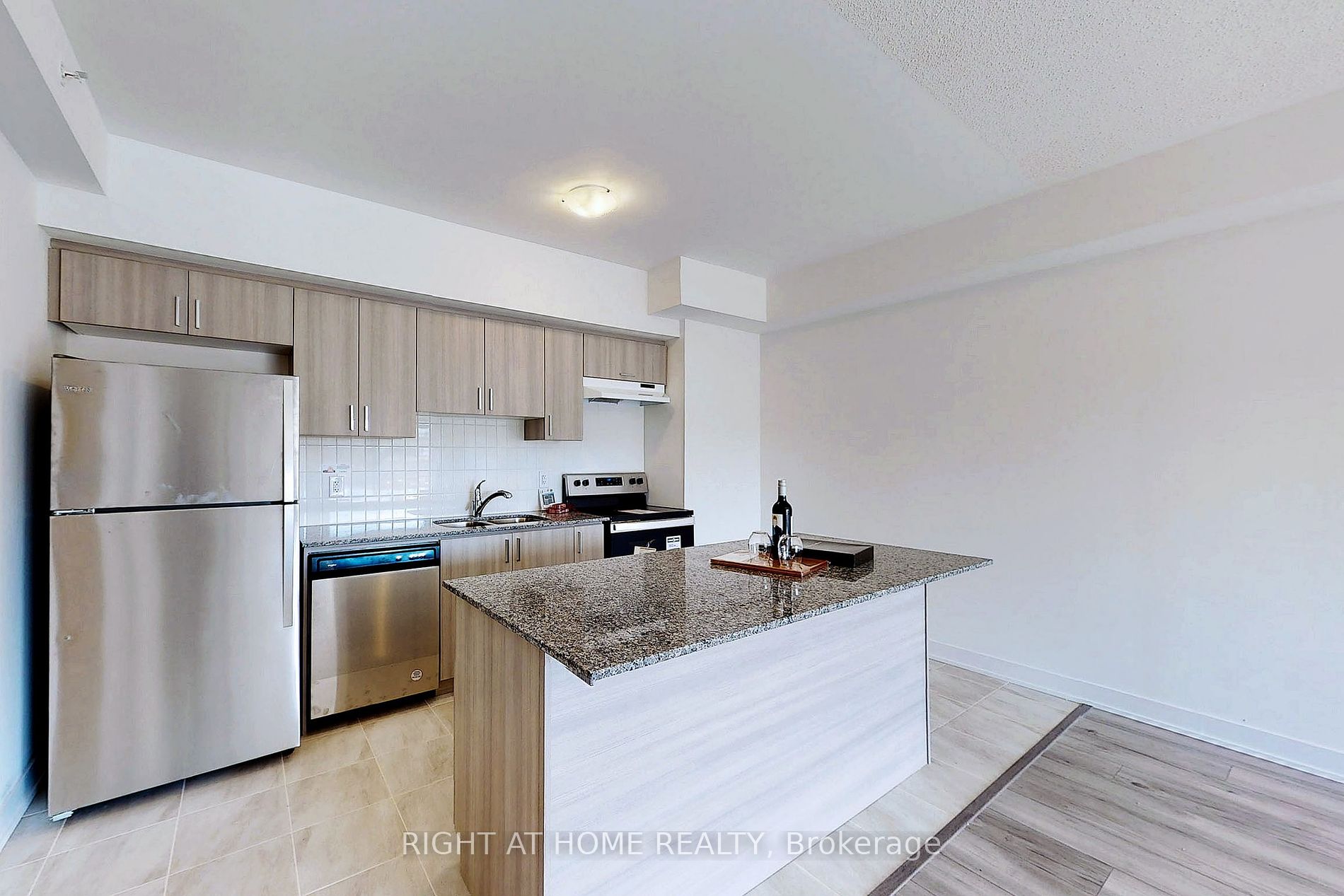 8 Culinary Lane 204