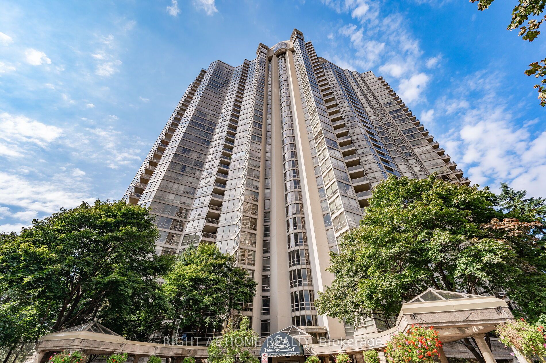 45 Kingsbridge Garden Circ 503