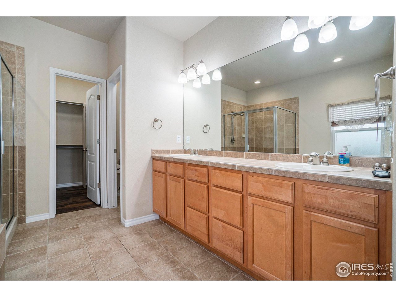 457 Harbor Ct