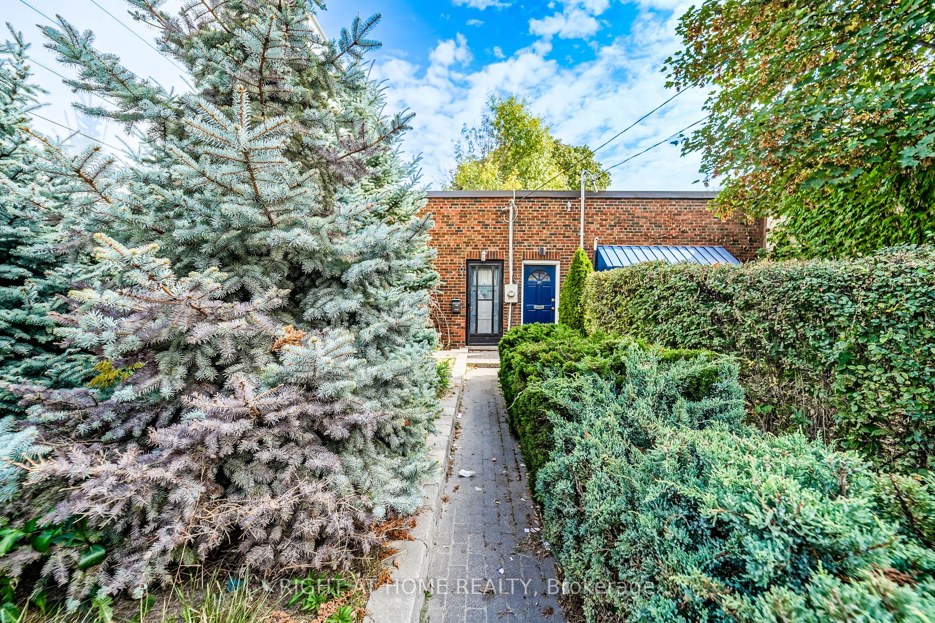 303 Coxwell Ave
