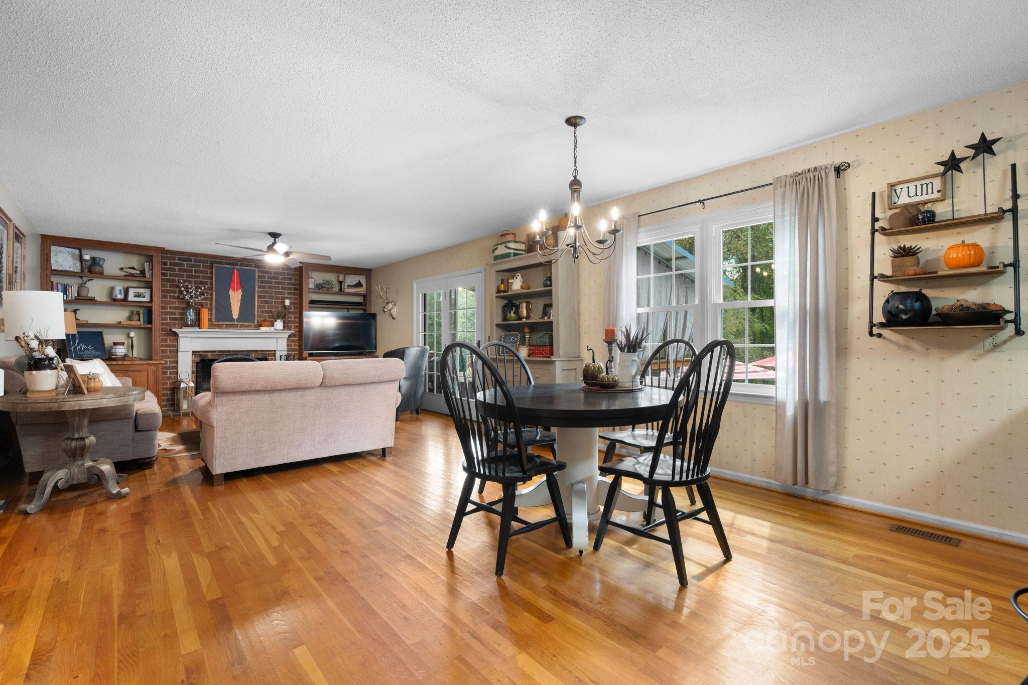 302 Redwood Place
