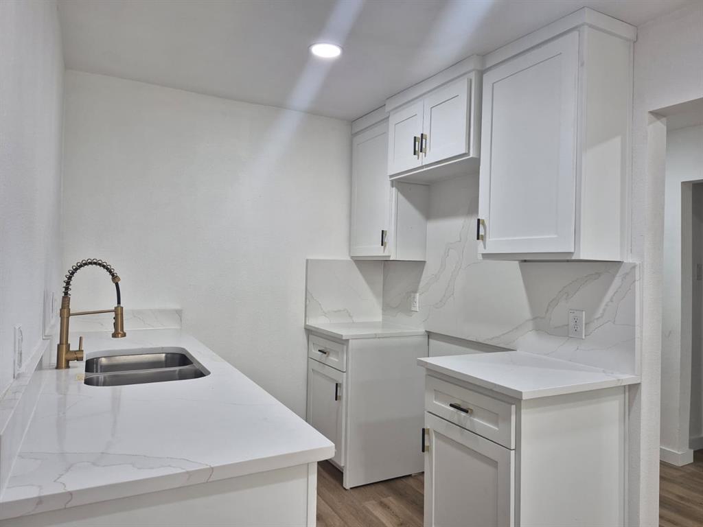 Includes Stove and microwave not shown in pictures