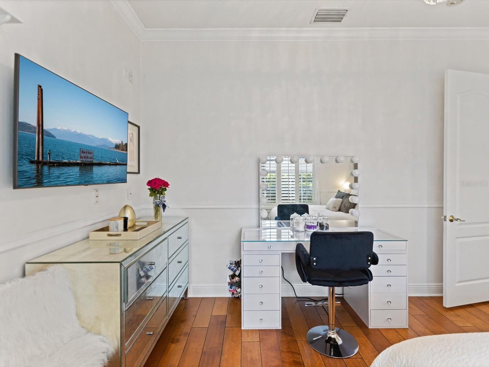 6215 Blakeford Drive