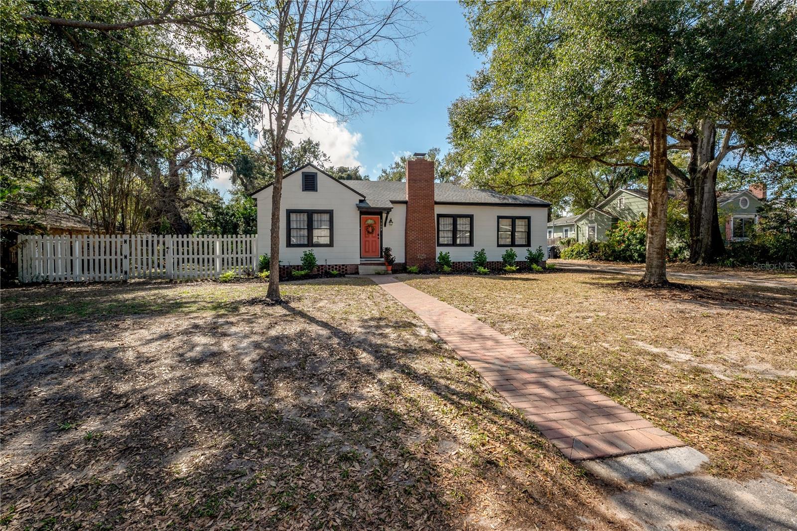 1209 E Idlewild Avenue