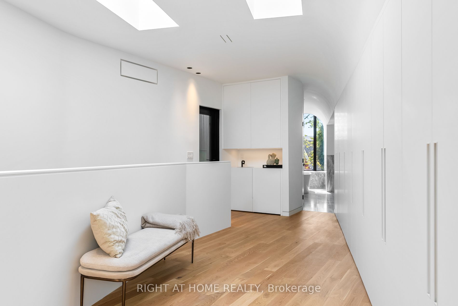 44 Foxley St